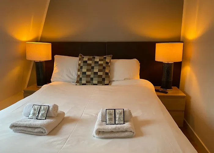 Cs Exclusive Apartments Of Princess Street West End Edinburgh