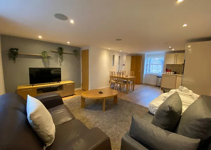 Cs Exclusive Apartments Of Princess Street West End Edinburgh